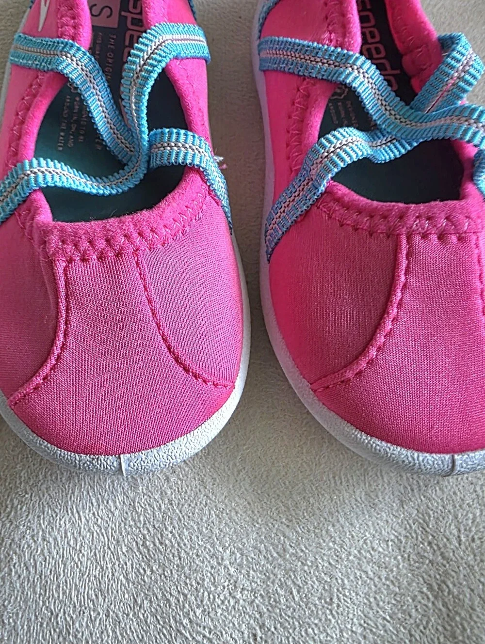 Speedo Pink and Aqua Girls Water Shoes w/Crisscross Straps Size S(5-6)